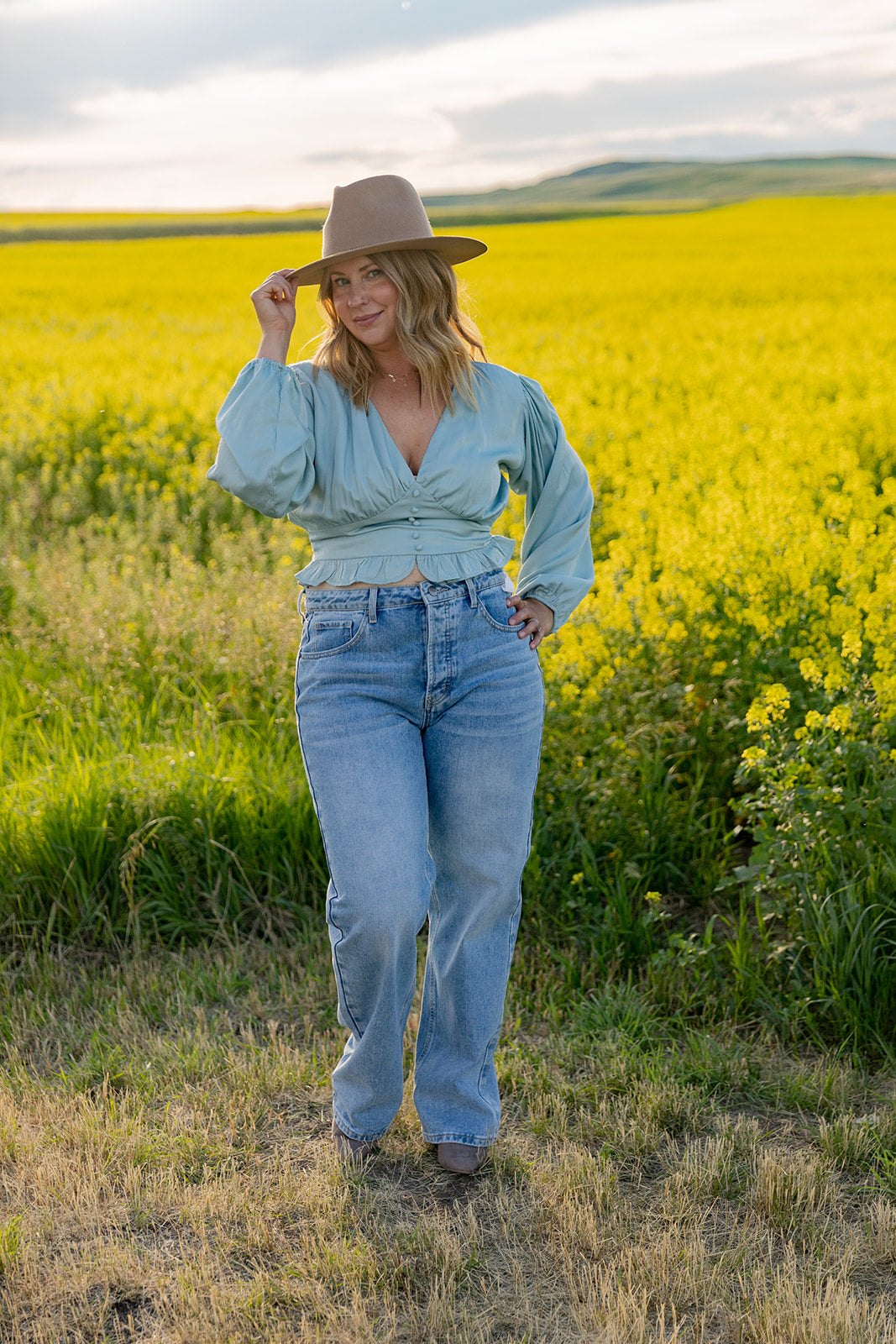 Venus Balloon Sleeve Crop