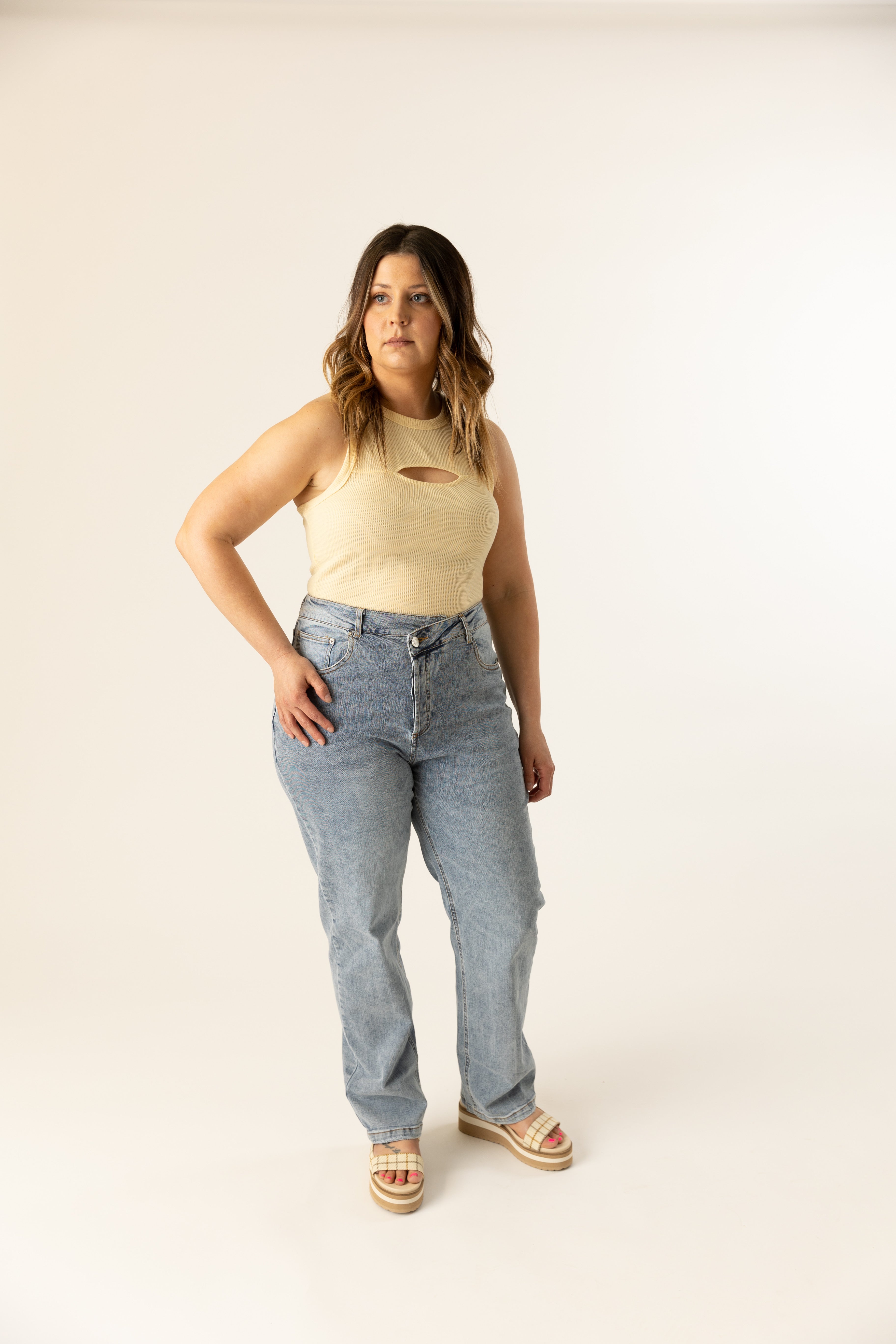 Kerry Asymmetrical Waist Medium Wash Jean