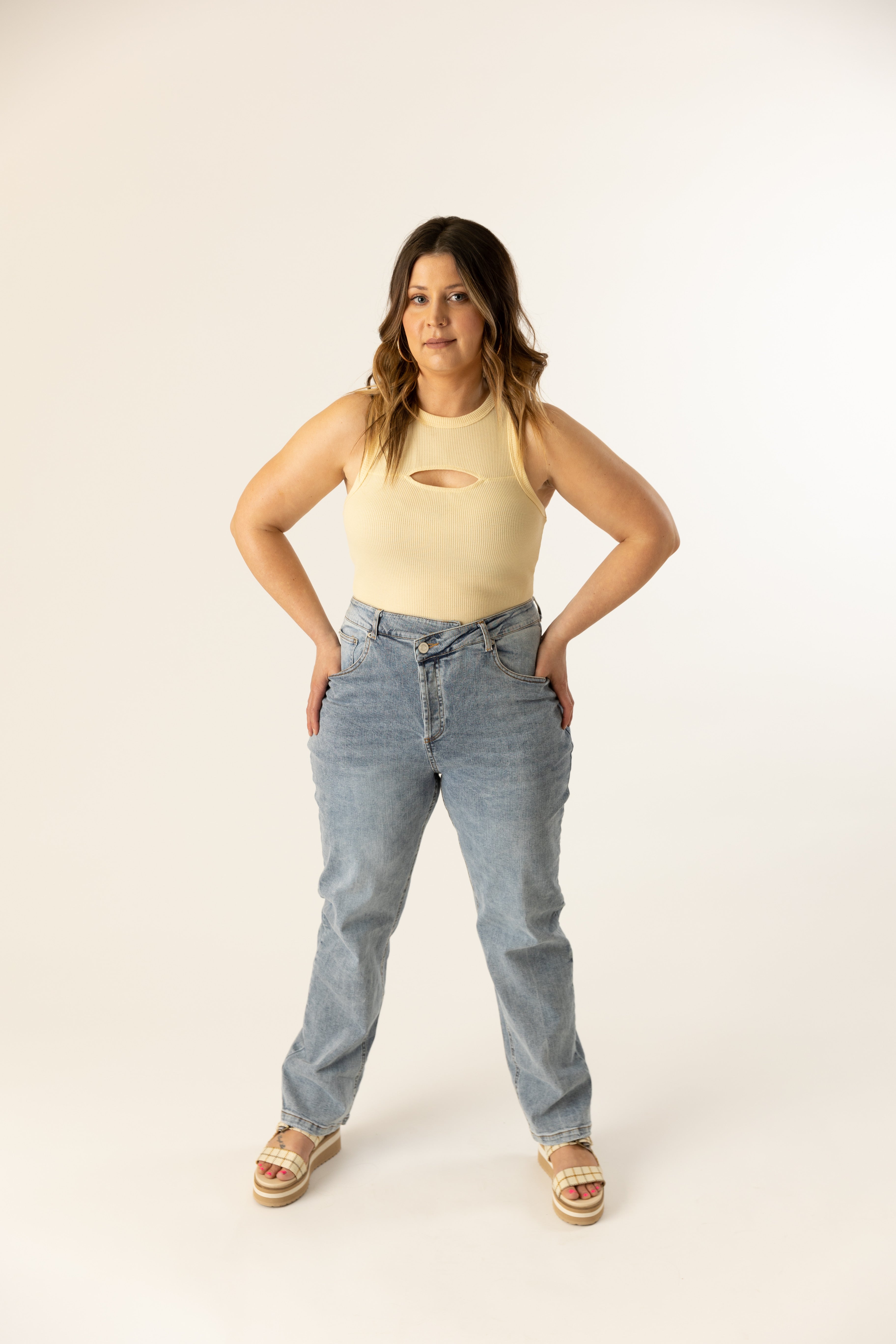 Kerry Asymmetrical Waist Medium Wash Jean