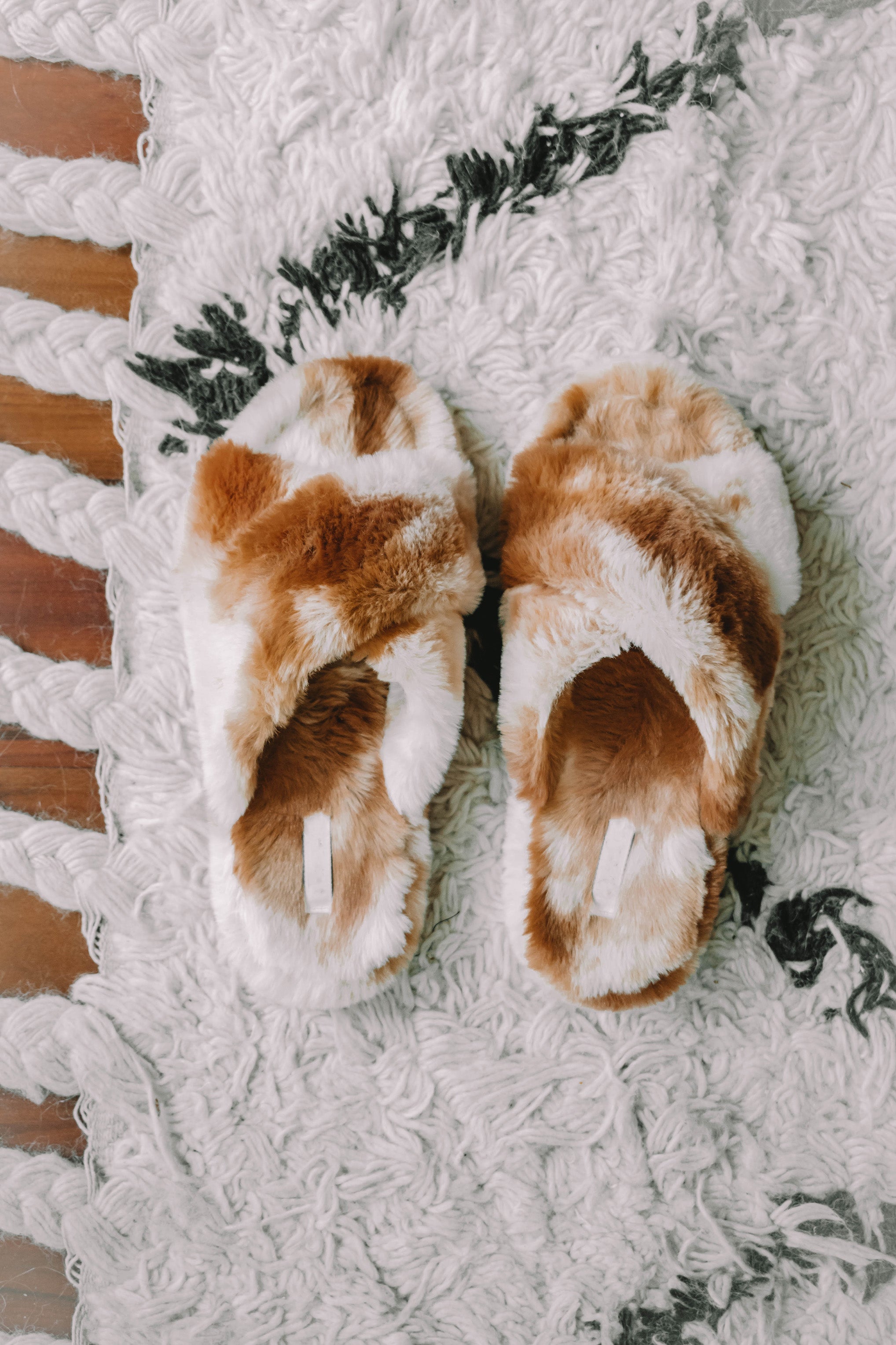 Elk Valley Faux Fur Slipper - Camel + Bone