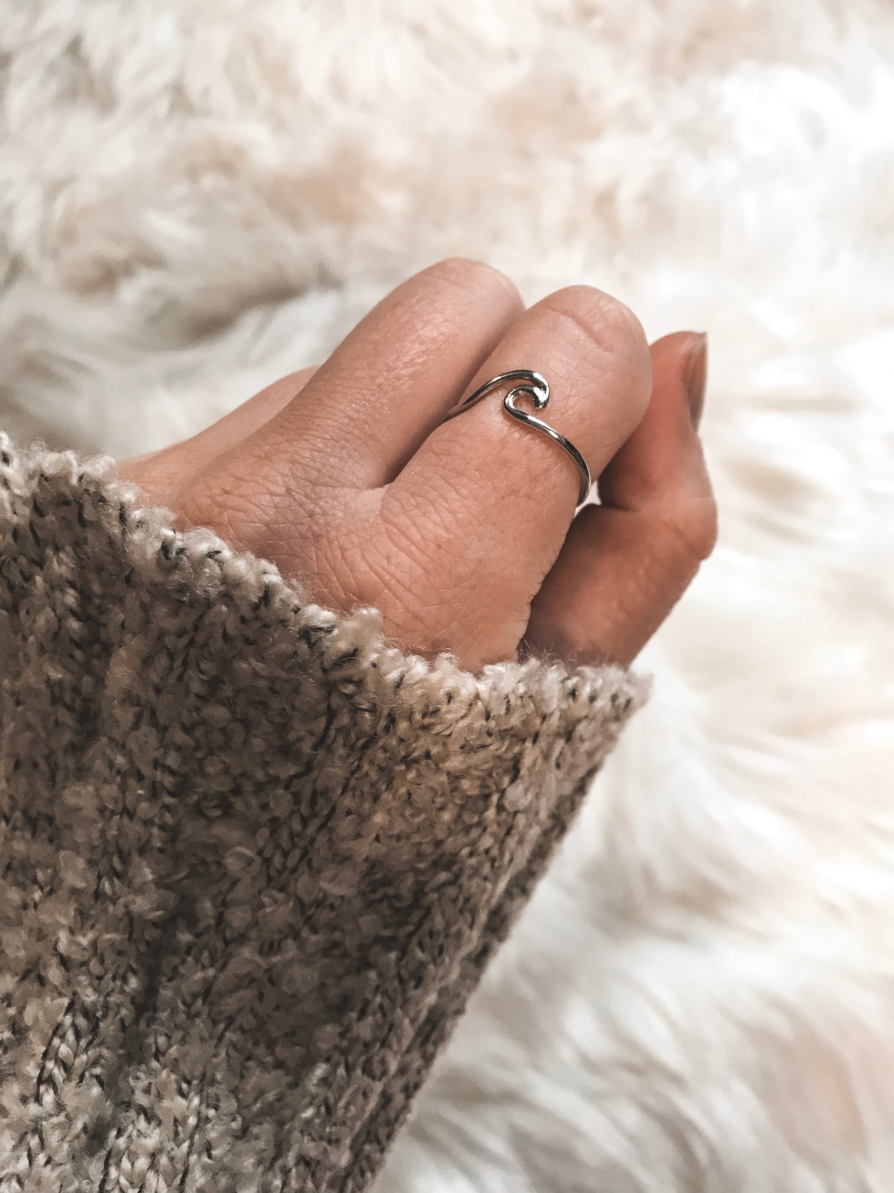 Cutout Wave Adjustable Ring - SILVER