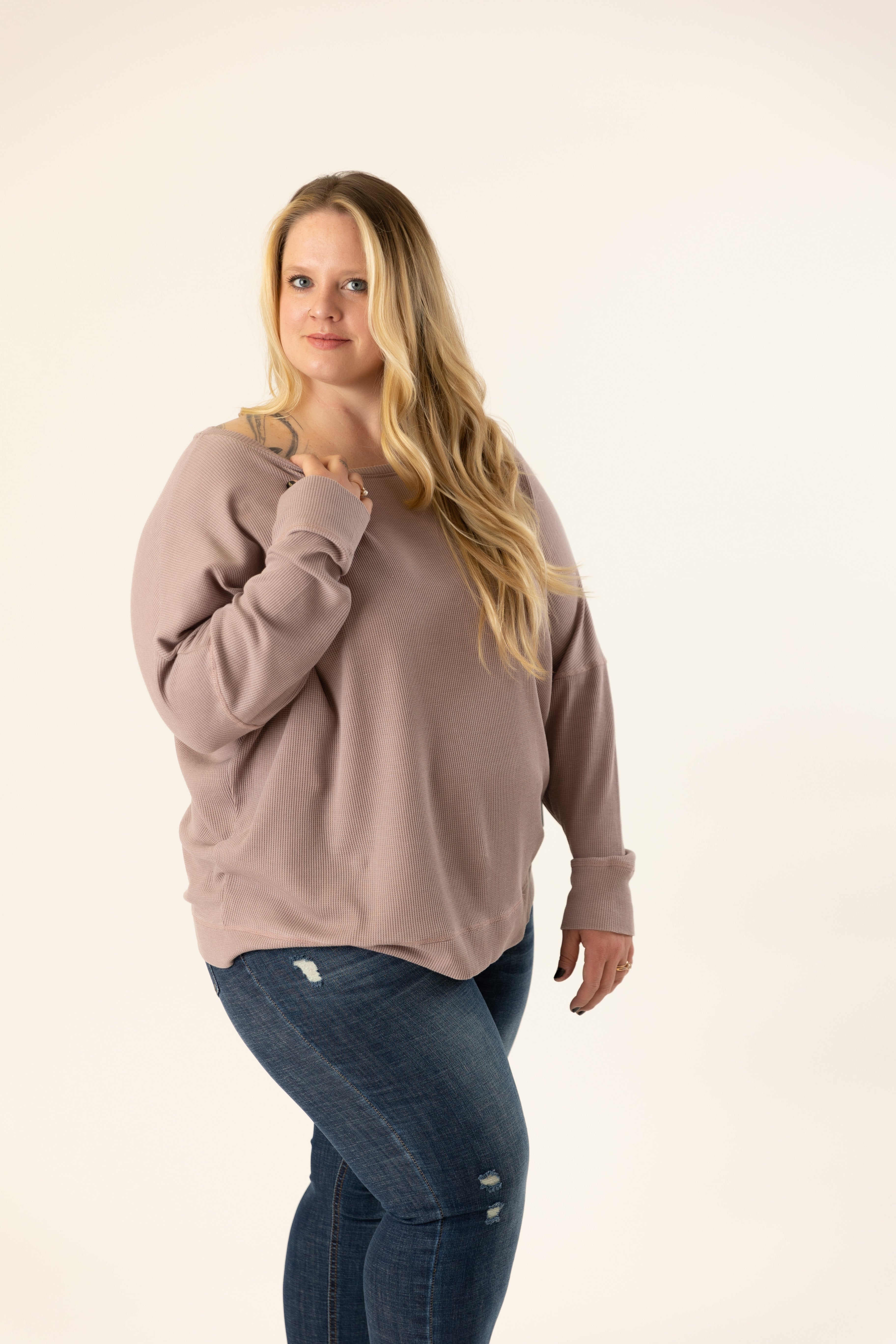 Regina Curvy Pullover