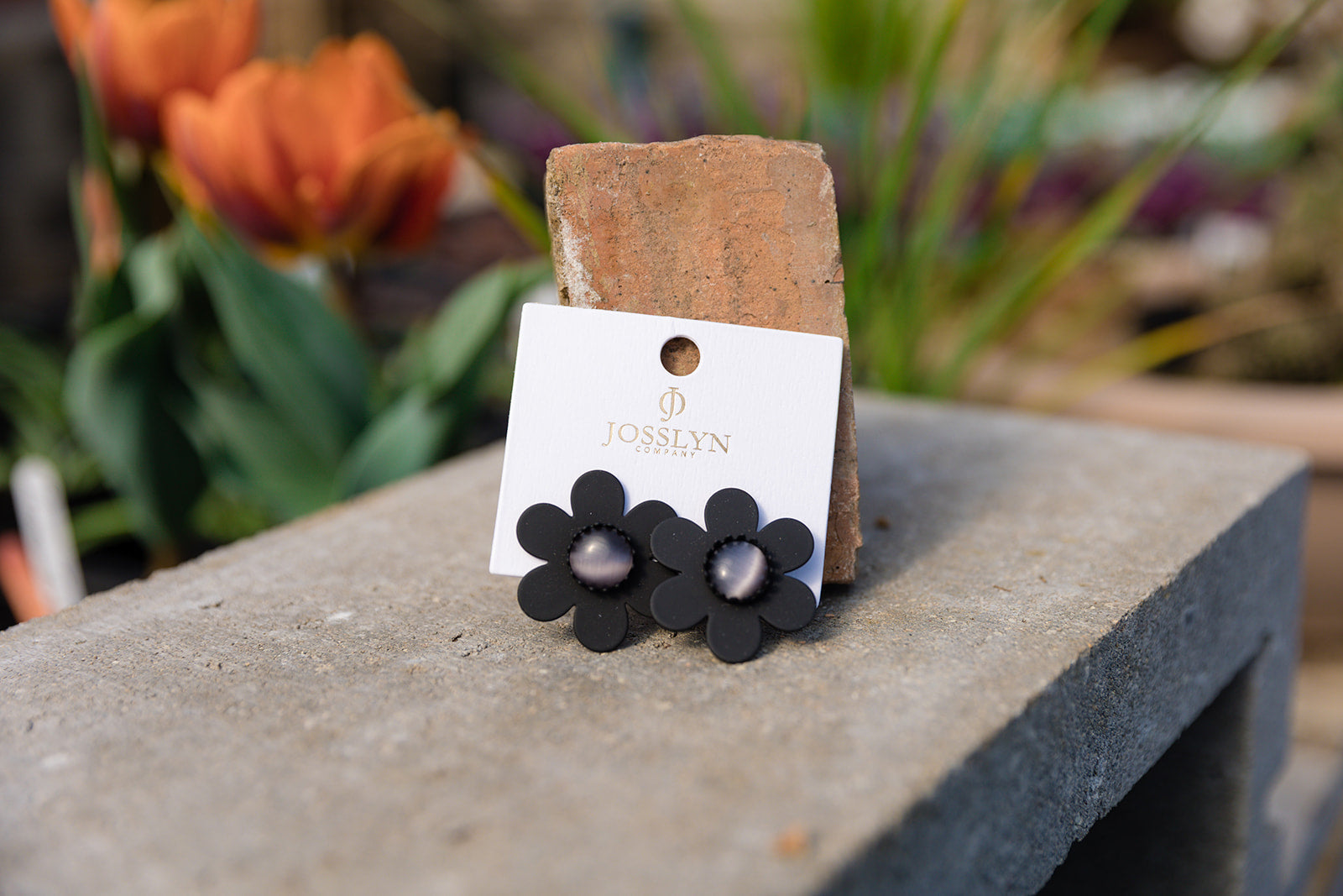 Amber Flower Petal Earrings Black – Cypress Boutique