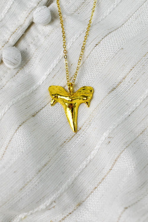 The Metal Shark Necklace - Gold