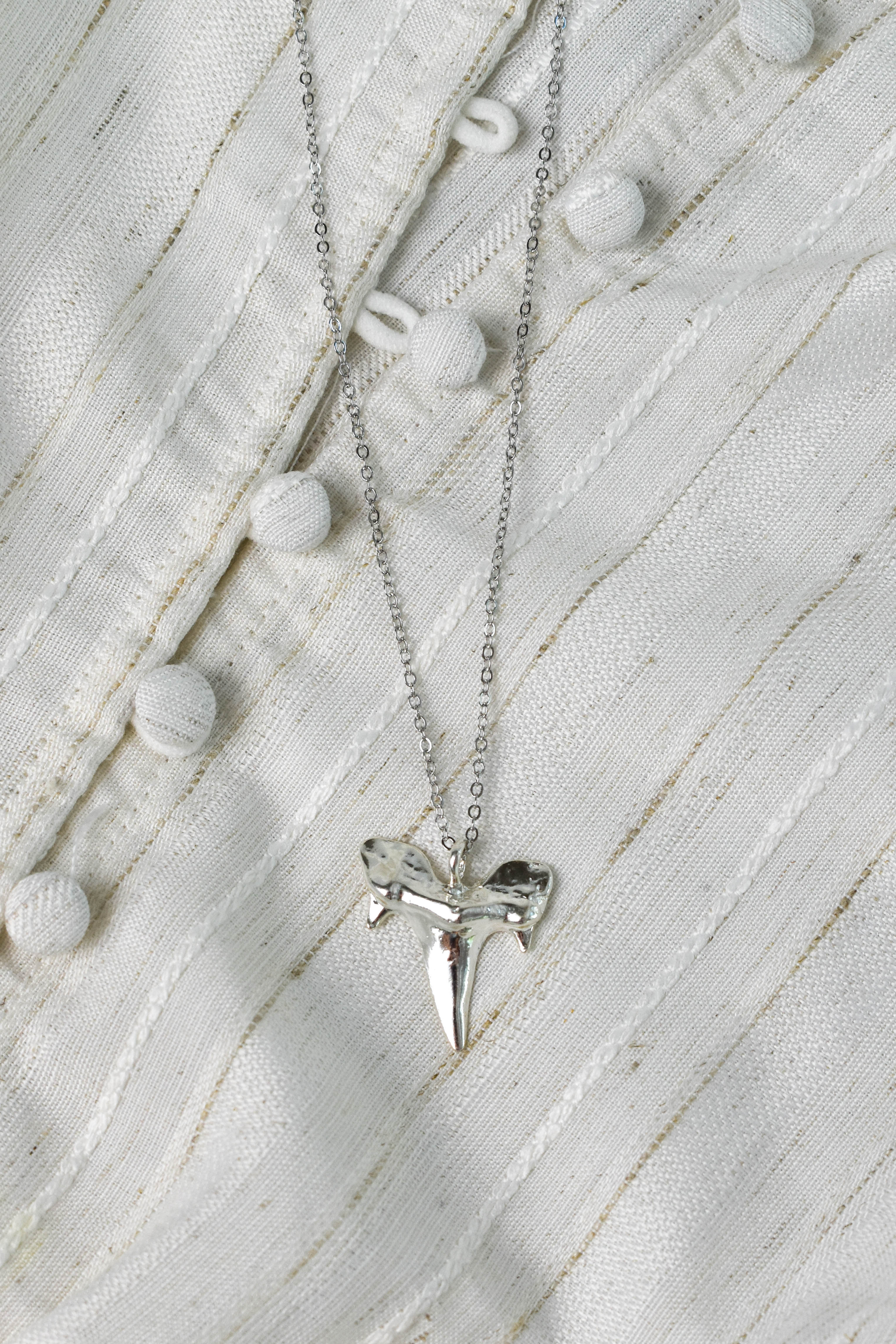 The Metal Shark Necklace - Silver